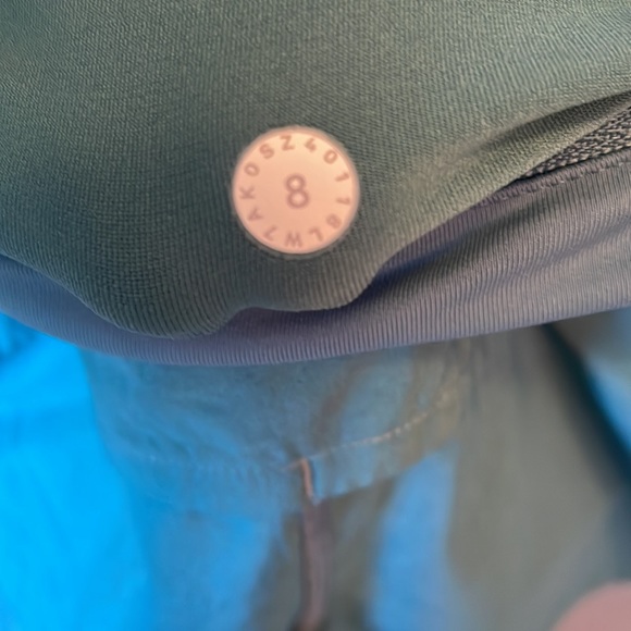 Lululemon Run Times Short - Sz 8 Teal Blue - Picture 3 of 3